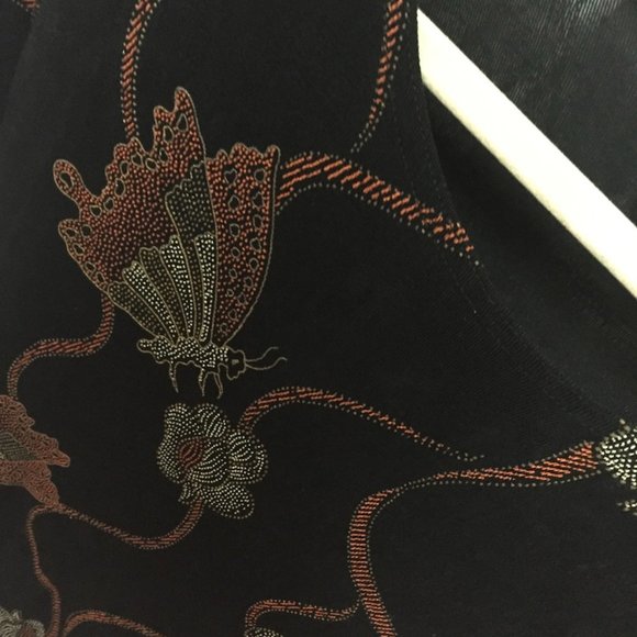 NEW LISTING Butterflies and flowers - Picture 4 of 4